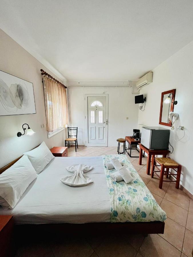 Poplar Lofts & Apartments Karavouzi พริโนส ภายนอก รูปภาพ